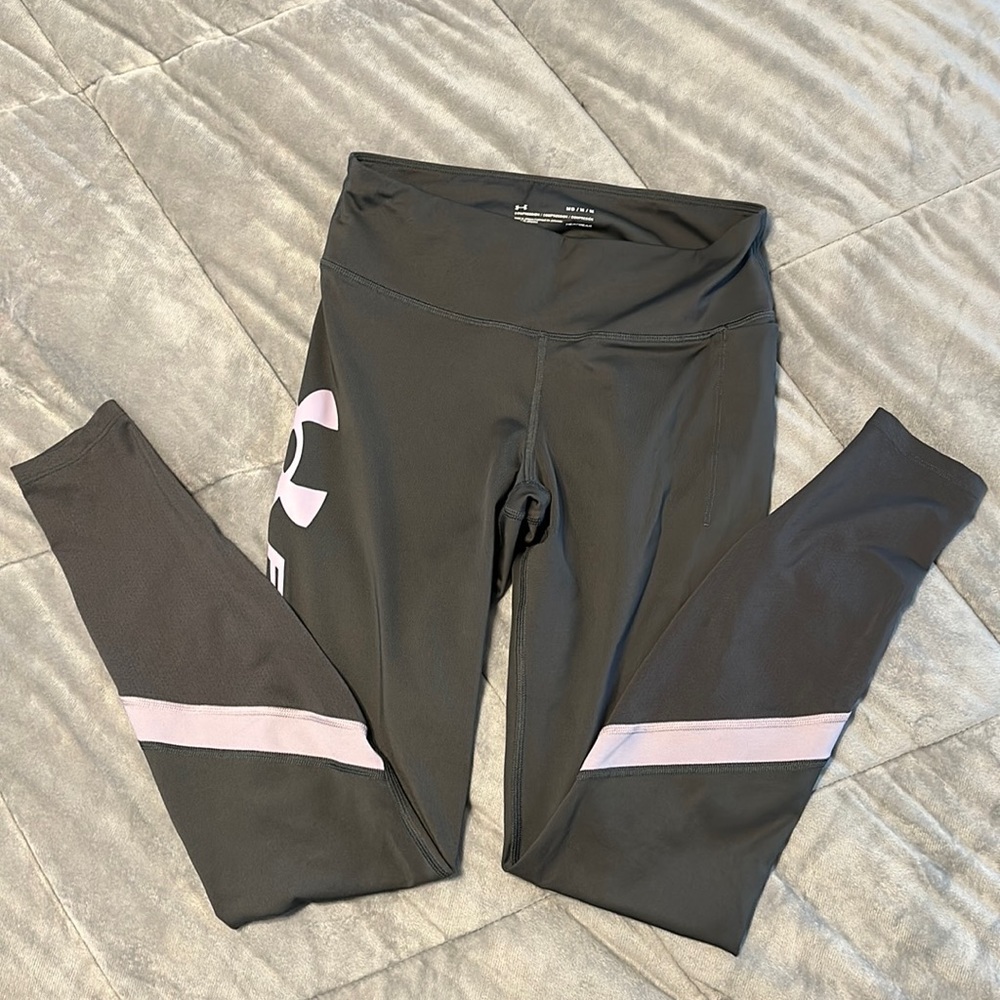 UA Heat gear compression leggings medium